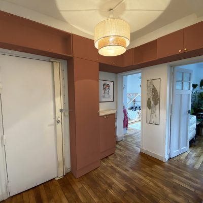 Création de meubles de rangements dans une entrée. MDF peint.